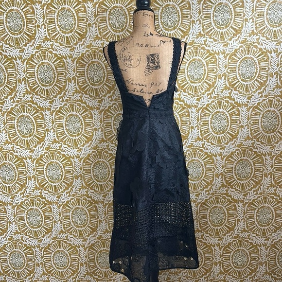 NWT La Maison Talulah Virtuous Lace Flower Applique Midi Dress in Black Sz XS - Picture 9 of 10
